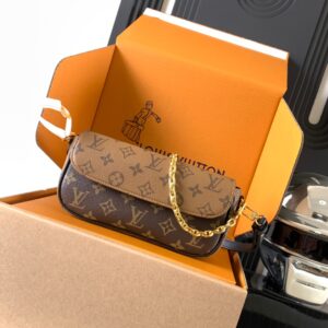 Premium Diamond Pattern Leather Clutch