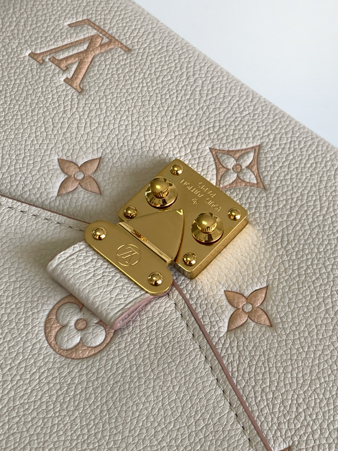 cmp_i1749497139180_6313_0_4